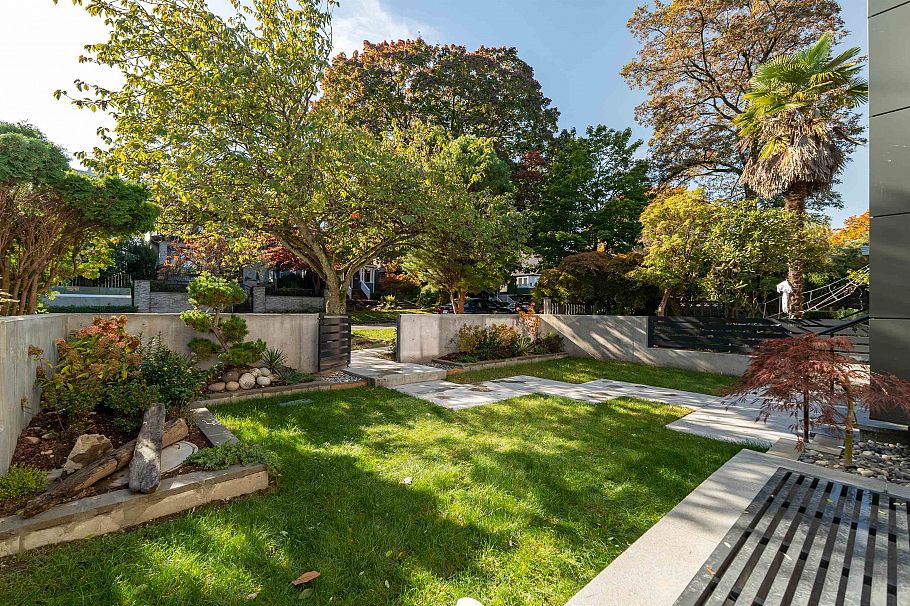3711 W 24th Avenue Vancouver, BC - 5