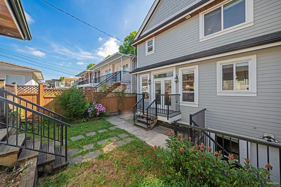 5319 Chambers Street Vancouver, BC - 31