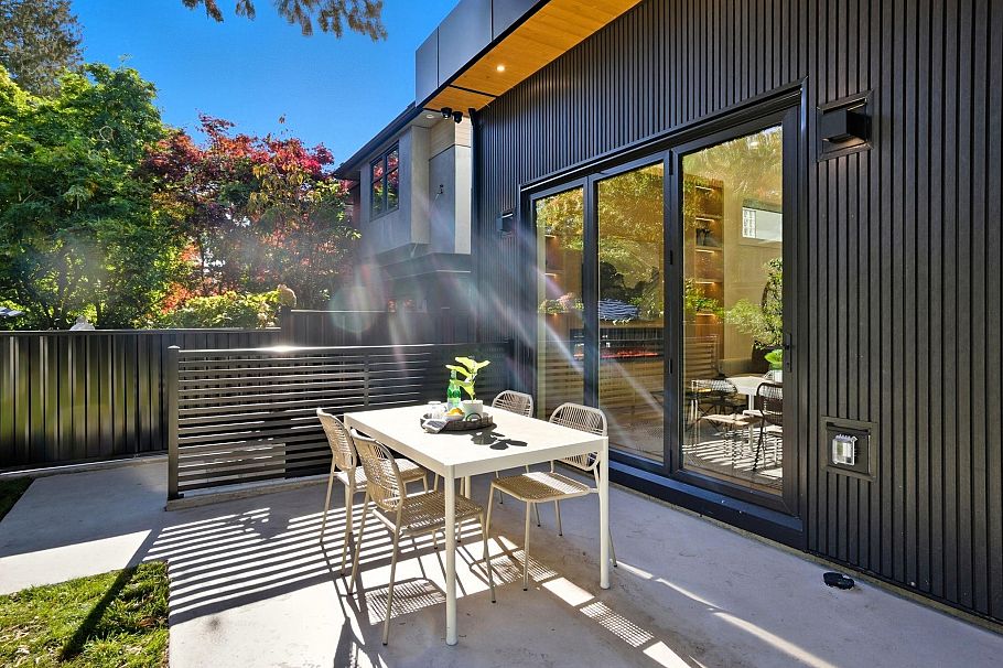 1 6141 Yew Street Vancouver, BC - 23