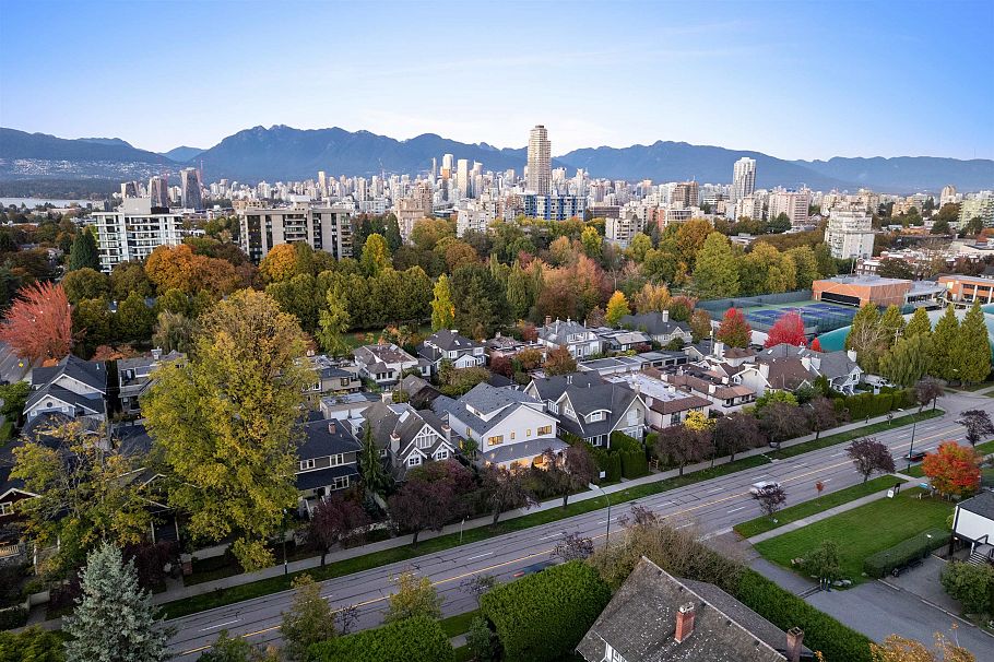 1761 W 16th Avenue Vancouver, BC - 39