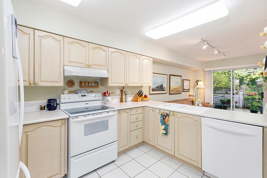 TH D 1133 E 29th Street North Vancouver, BC - 12