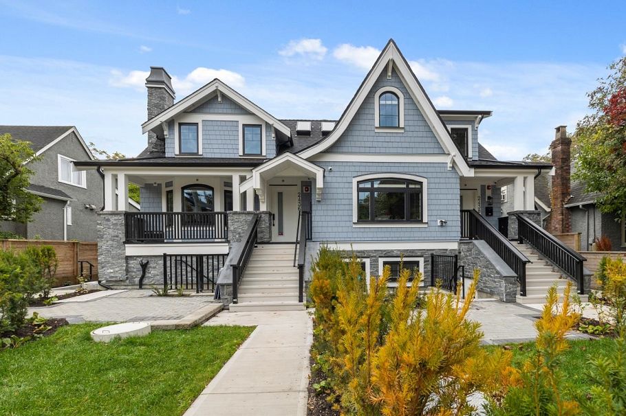 2438 W 49th Avenue Vancouver, BC - 1