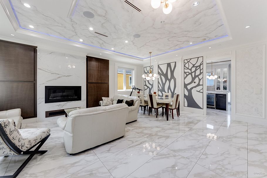 6913 Argyle Street Vancouver, BC - 8