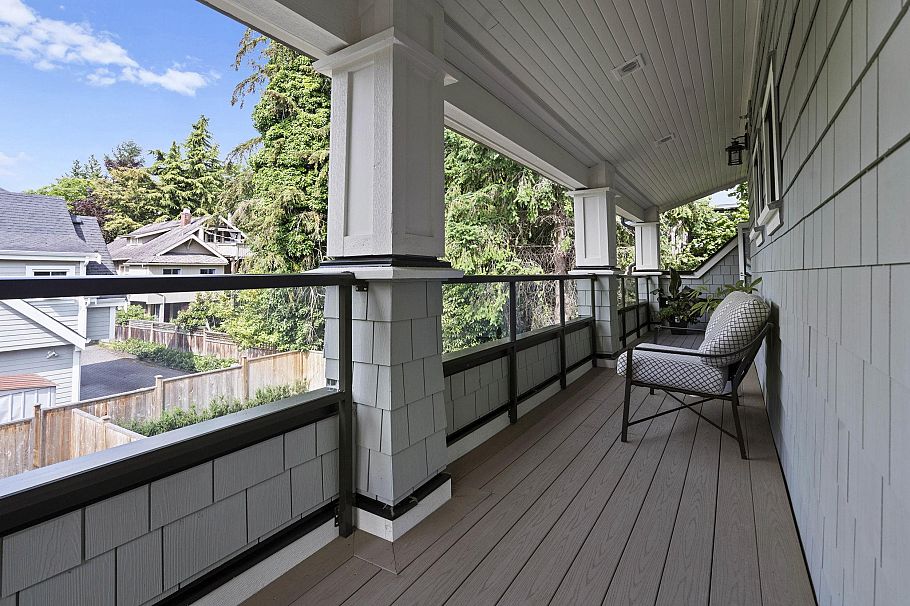 2377 W 7th Avenue Vancouver, BC - 25