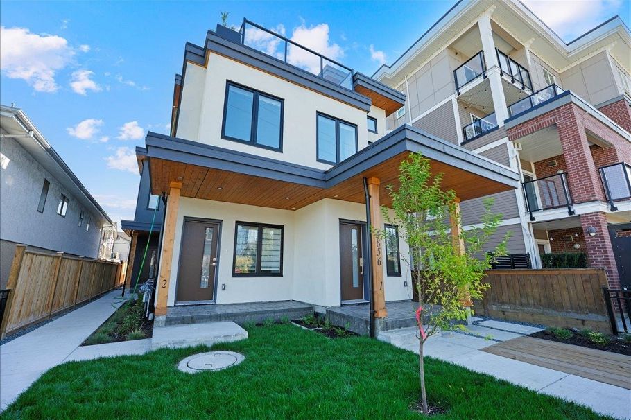 4854 Slocan Street Vancouver, BC - 1