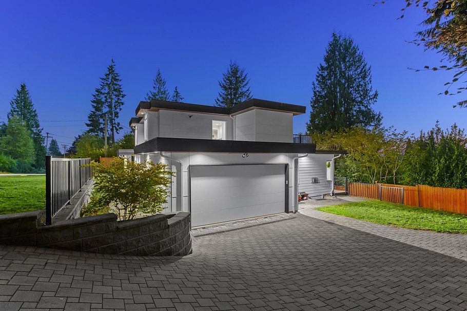 4935 Cedarcrest Avenue North Vancouver, BC - 2