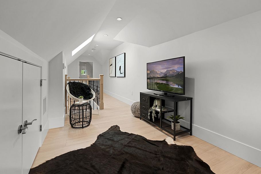 2377 W 7th Avenue Vancouver, BC - 33
