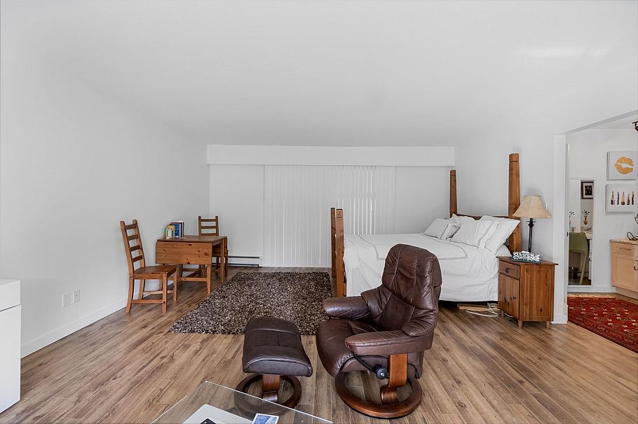 815 E 29th Street North Vancouver, BC - 36