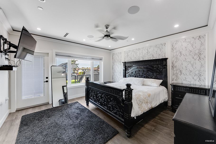 6913 Argyle Street Vancouver, BC - 26