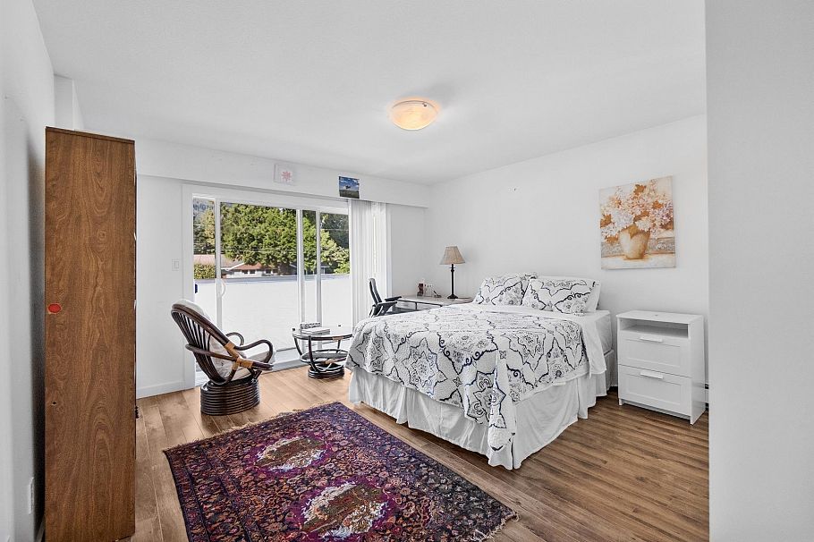 815 E 29th Street North Vancouver, BC - 30
