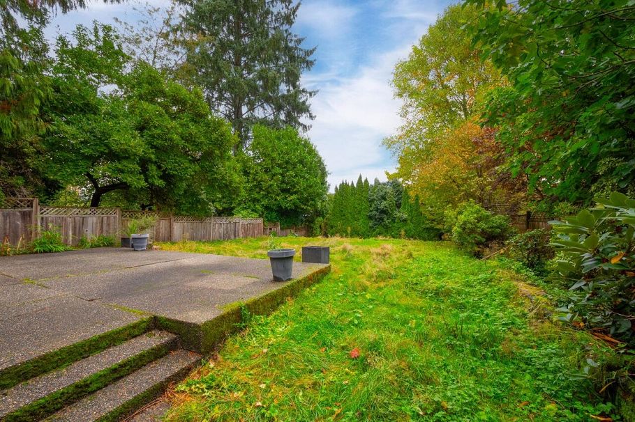 338 N Dollarton Highway North Vancouver, BC - 39