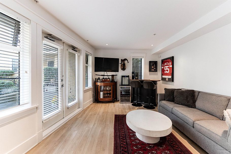 1017 W 8th Avenue Vancouver, BC - 28