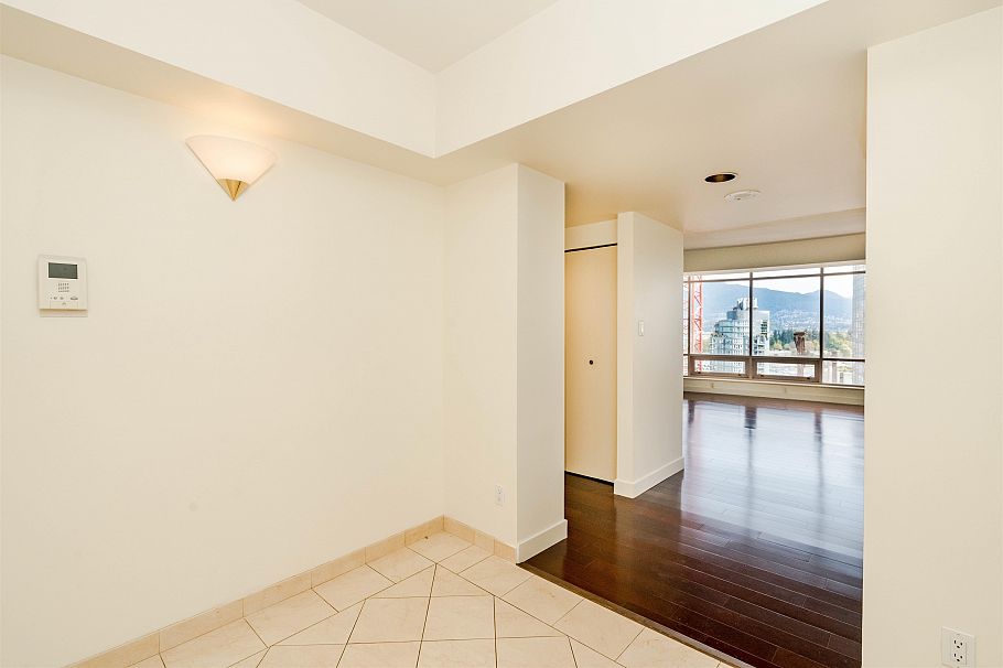 10A 1500 Alberni Street Vancouver, BC - 10