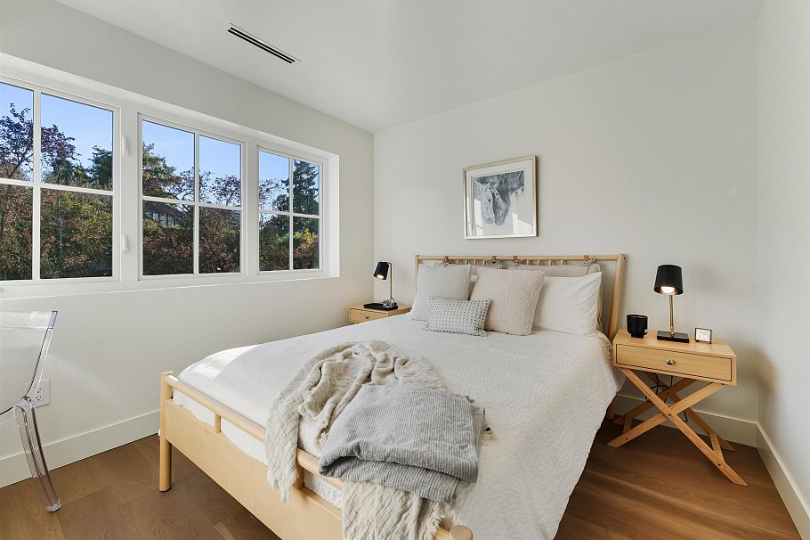 1761 W 16th Avenue Vancouver, BC - 22