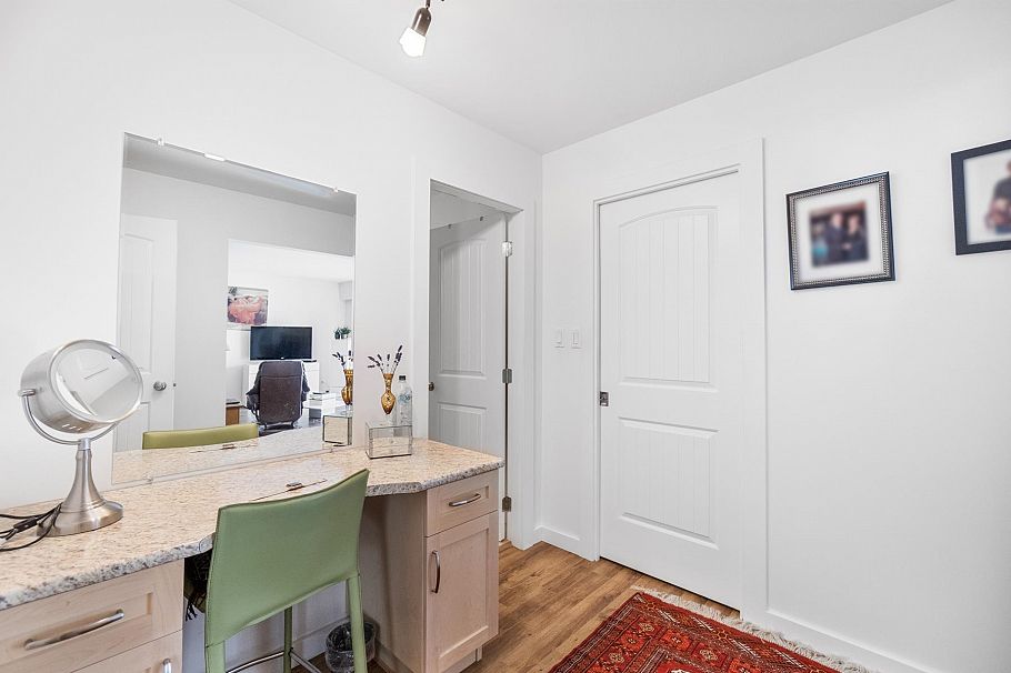 815 E 29th Street North Vancouver, BC - 31