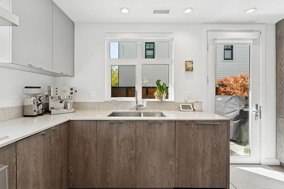 19 1960 Glenaire Drive North Vancouver, BC - 14