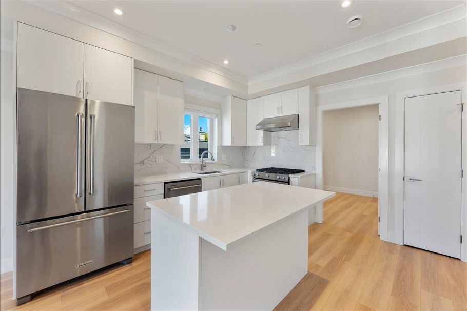 4856 Slocan Street Vancouver, BC - 10