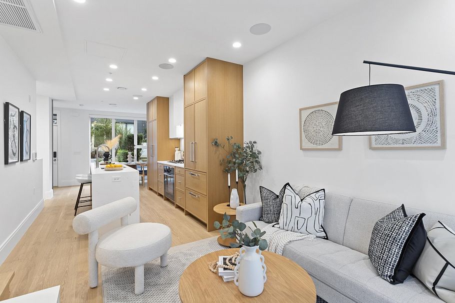 563 W 26th Avenue Vancouver, BC - 10