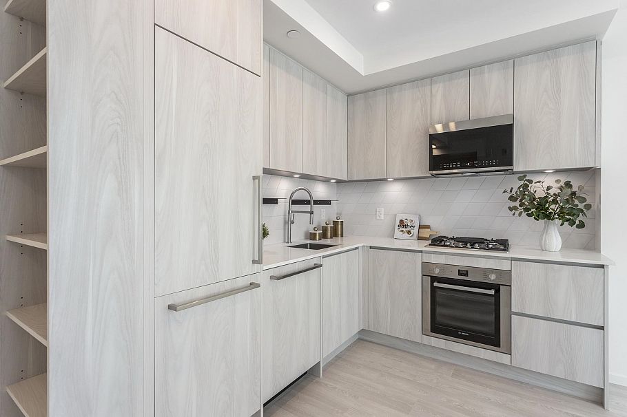 206 3264 Vanness Avenue Vancouver, BC - 4