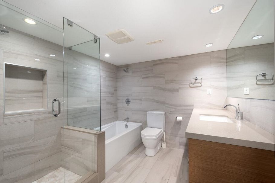 338 N Dollarton Highway North Vancouver, BC - 38