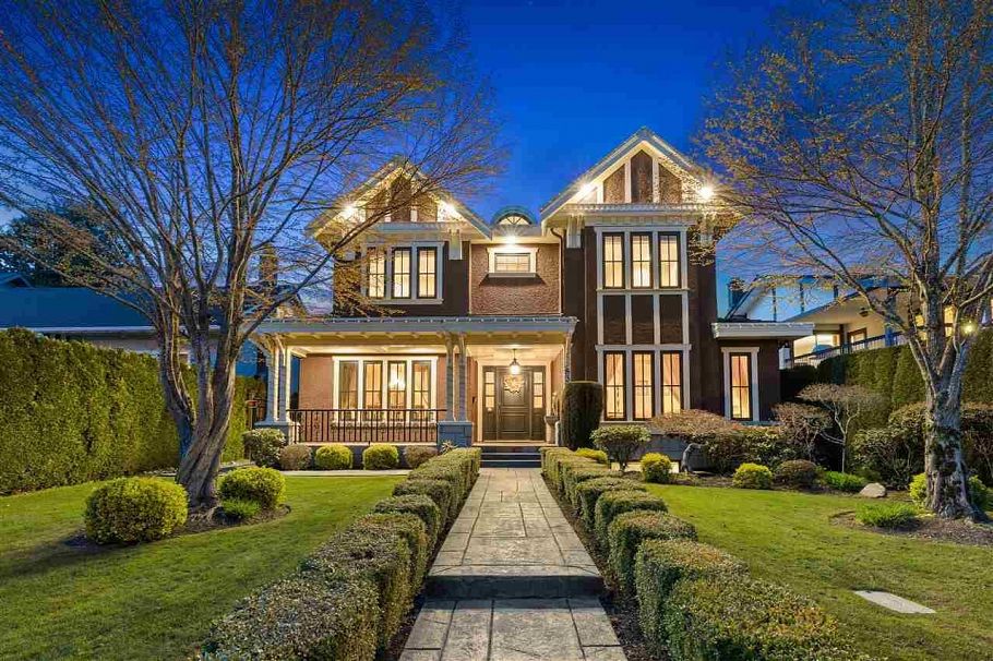 833 W 66th Avenue Vancouver, BC - 1