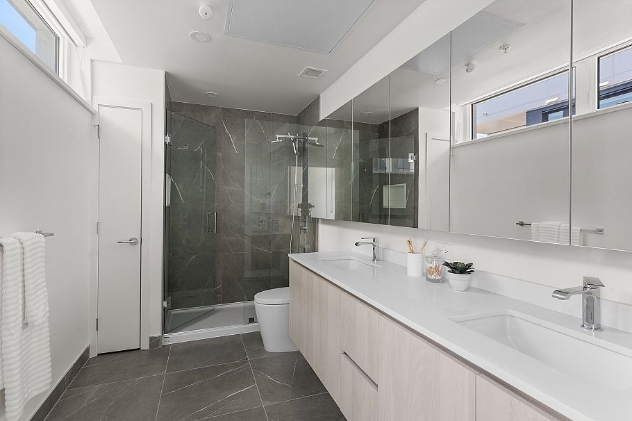 3247 Clive Avenue Vancouver, BC - 17
