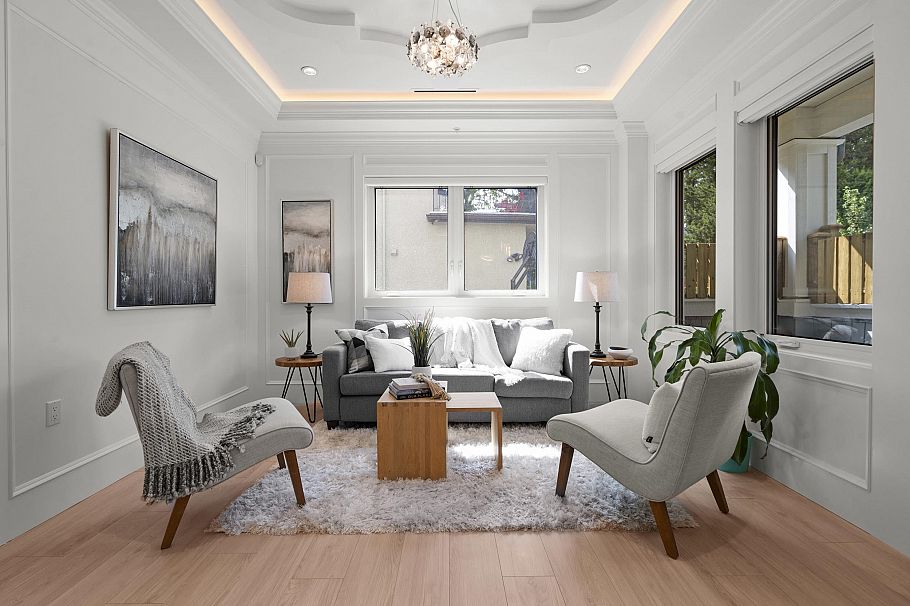 2377 W 7th Avenue Vancouver, BC - 1