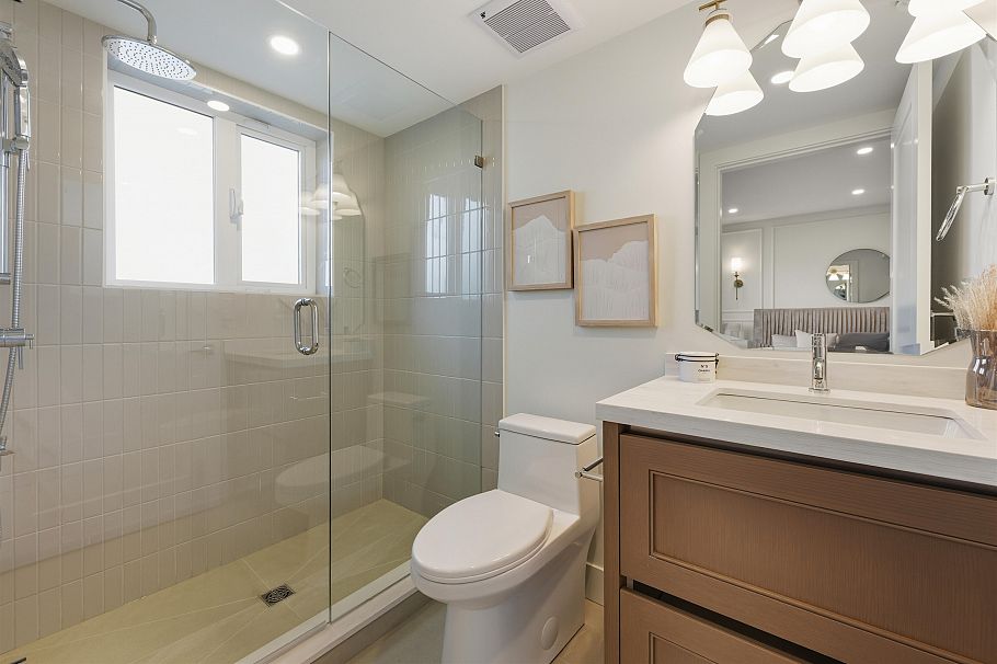 1761 W 16th Avenue Vancouver, BC - 20