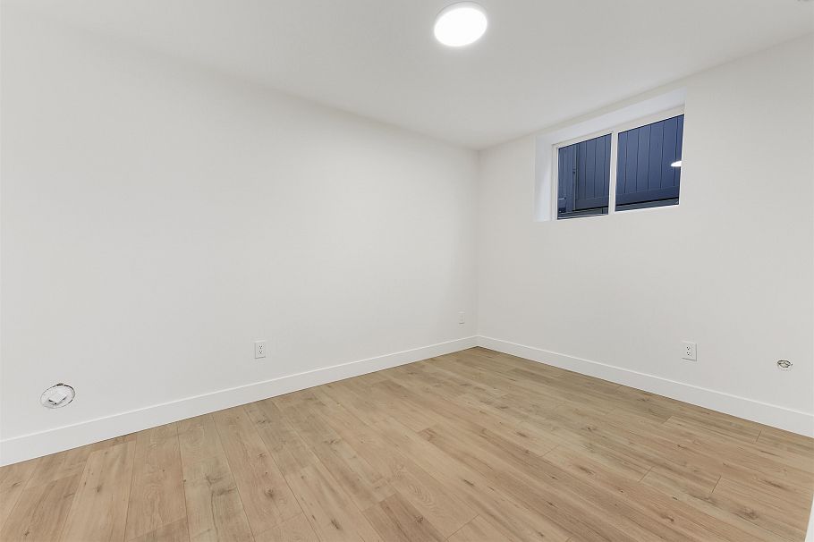 1761 W 16th Avenue Vancouver, BC - 29