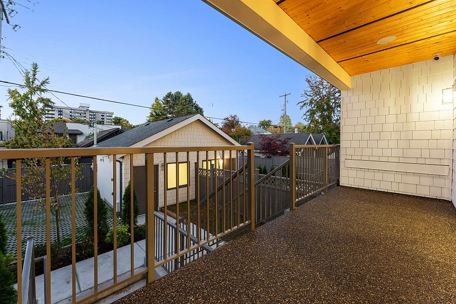 1761 W 16th Avenue Vancouver, BC - 14