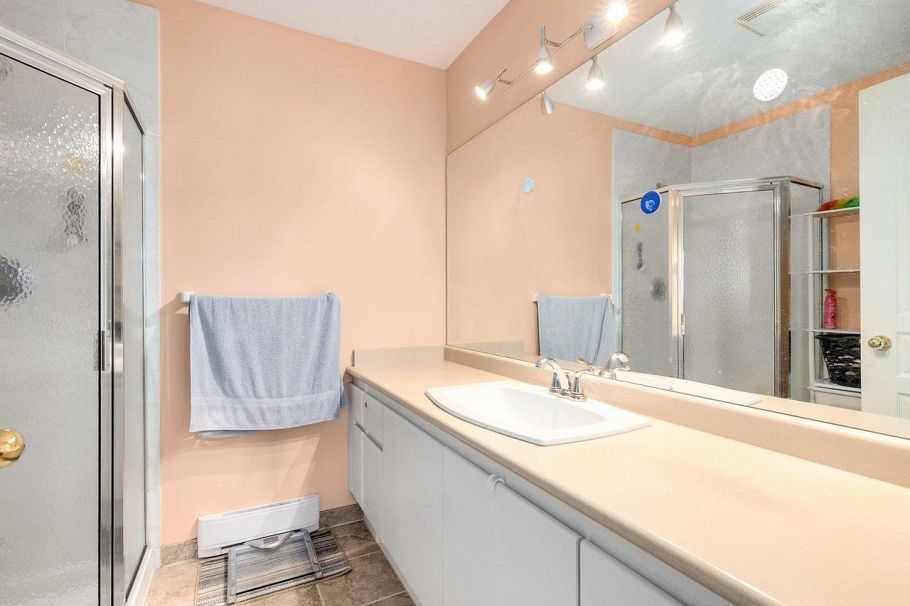 1 3576 Rainier Place Vancouver, BC - 9