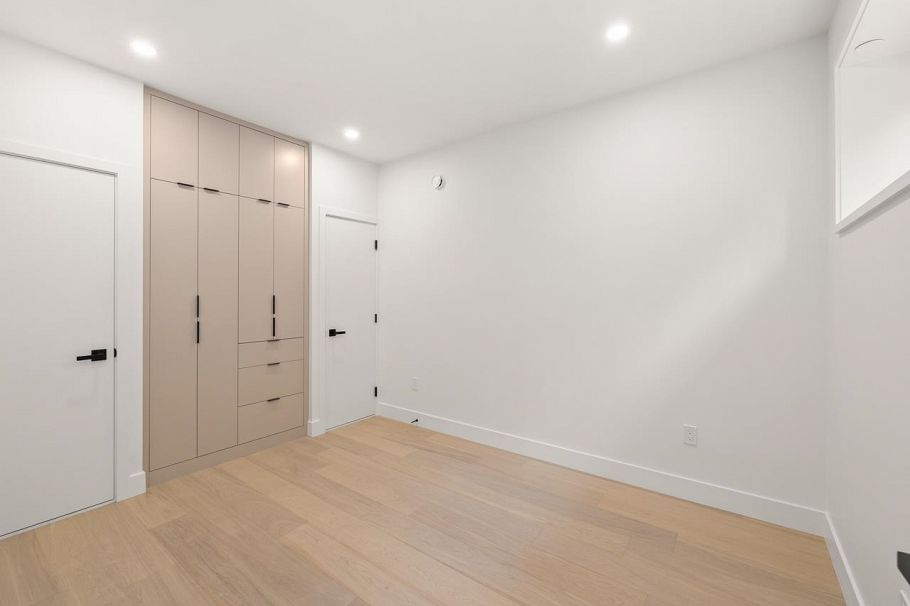 2438 W 49th Avenue Vancouver, BC - 14
