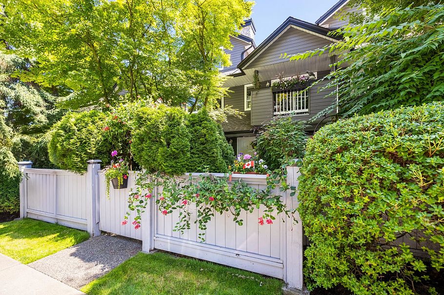 TH D 1133 E 29th Street North Vancouver, BC - 21