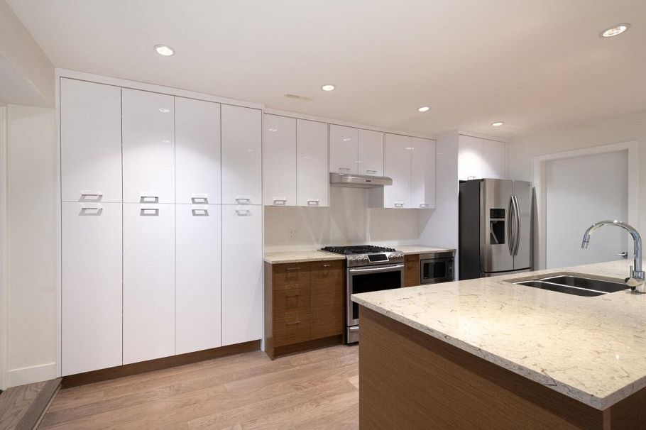 338 N Dollarton Highway North Vancouver, BC - 36