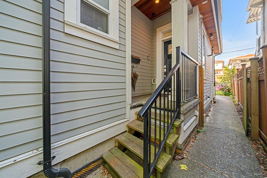 5319 Chambers Street Vancouver, BC - 35