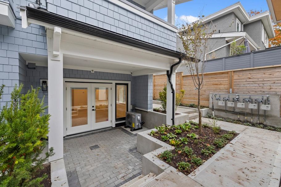 2438 W 49th Avenue Vancouver, BC - 20