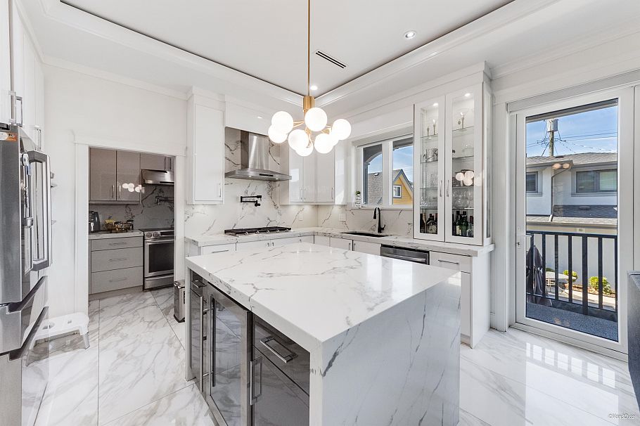 6913 Argyle Street Vancouver, BC - 15