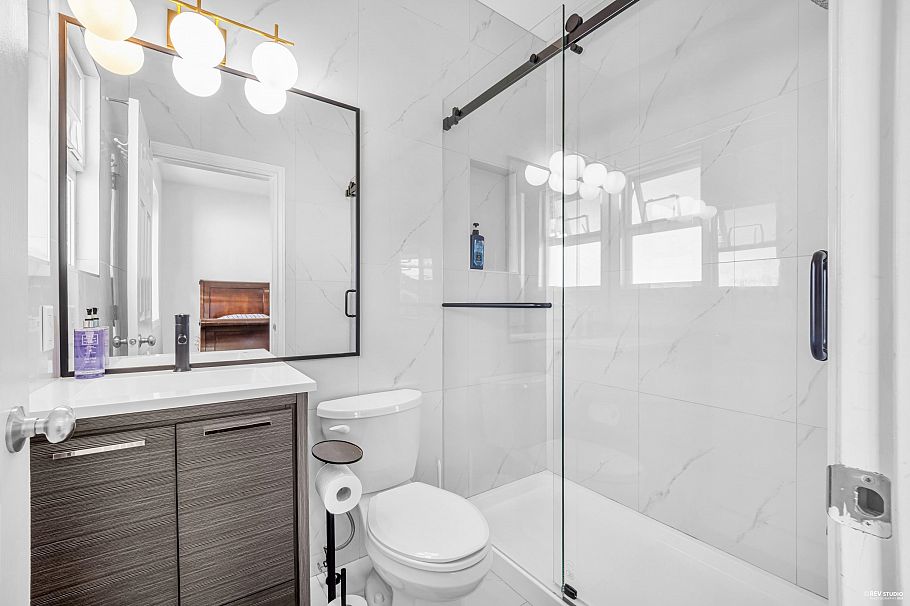 3440 E 25th Avenue Vancouver, BC - 12