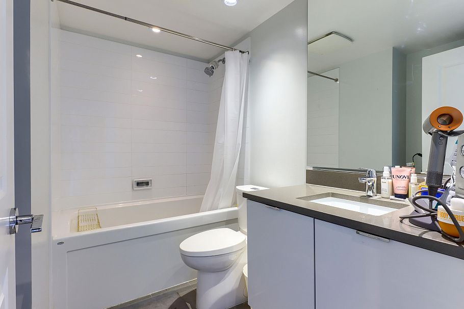 617 8333 Sweet Avenue Richmond, BC - 17
