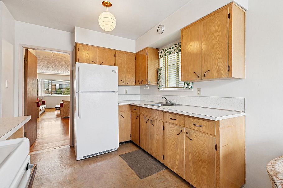 3129 E 23 Avenue Vancouver, BC - 17