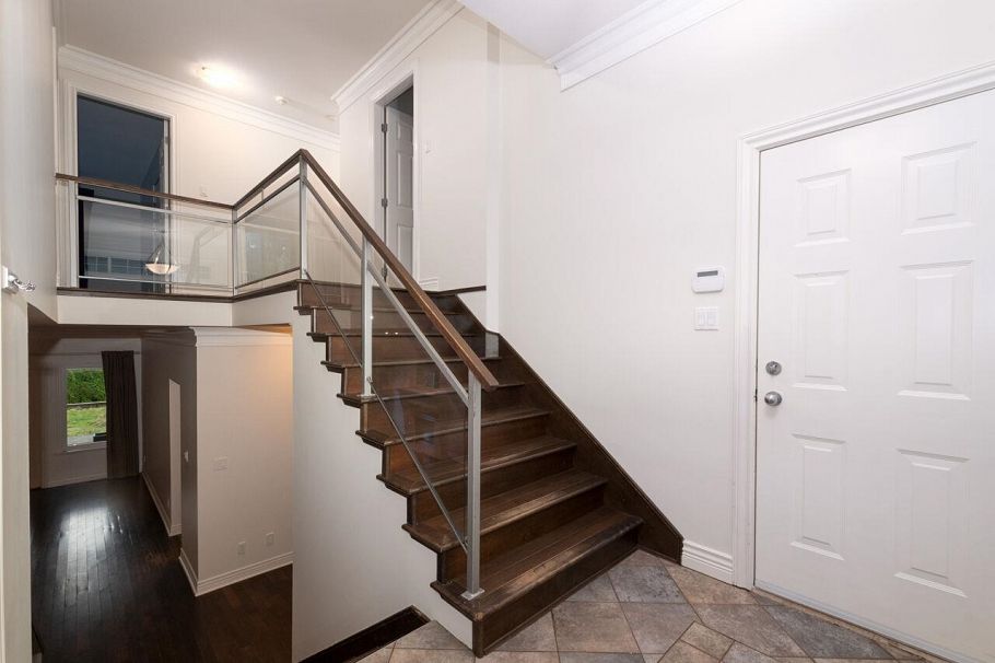 338 N Dollarton Highway North Vancouver, BC - 23