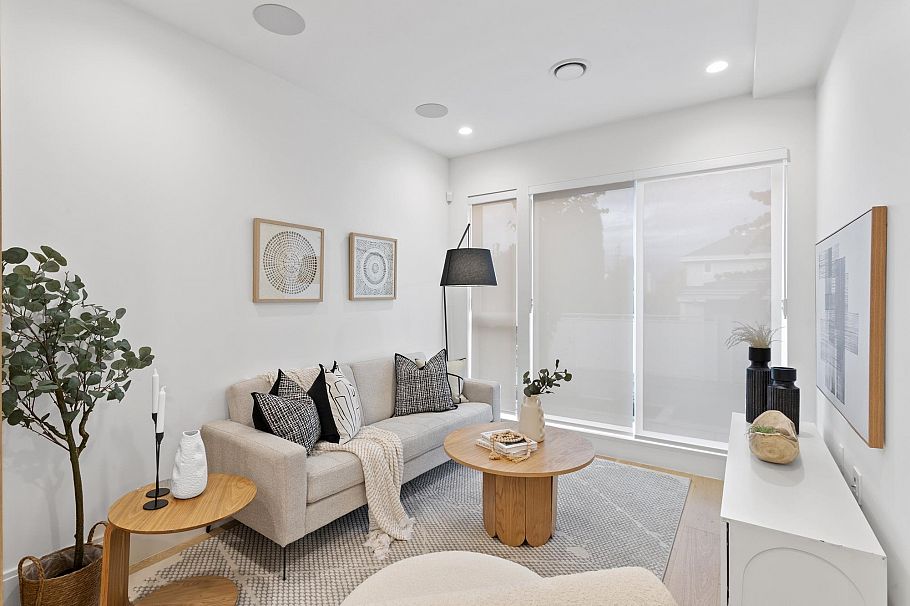 563 W 26th Avenue Vancouver, BC - 8