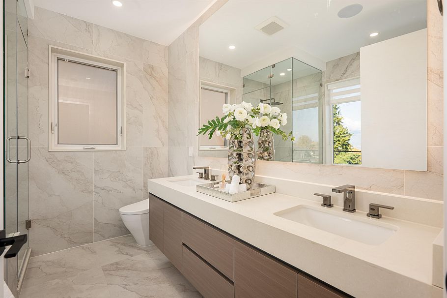 3711 W 24th Avenue Vancouver, BC - 21