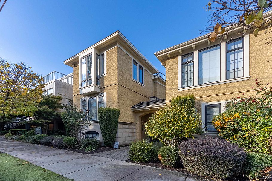 1017 W 8th Avenue Vancouver, BC - 35