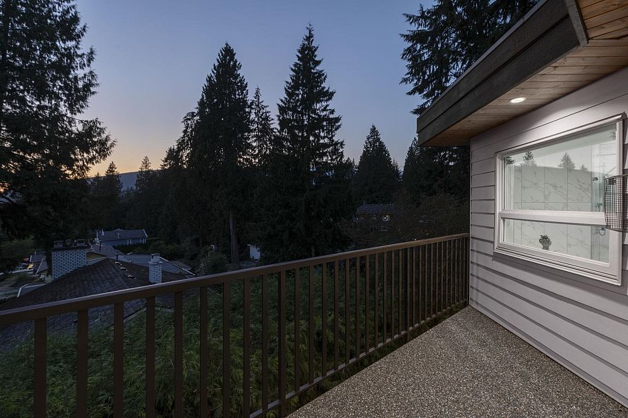 4935 Cedarcrest Avenue North Vancouver, BC - 35