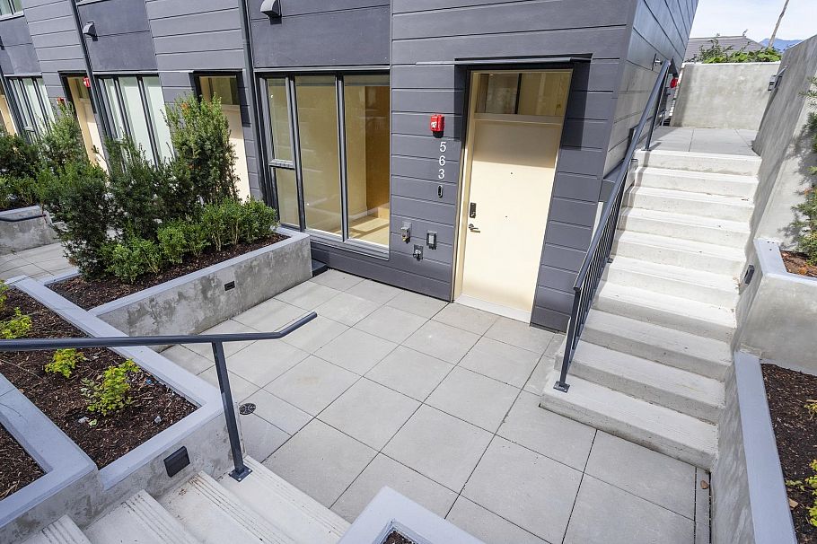 563 W 26th Avenue Vancouver, BC - 32