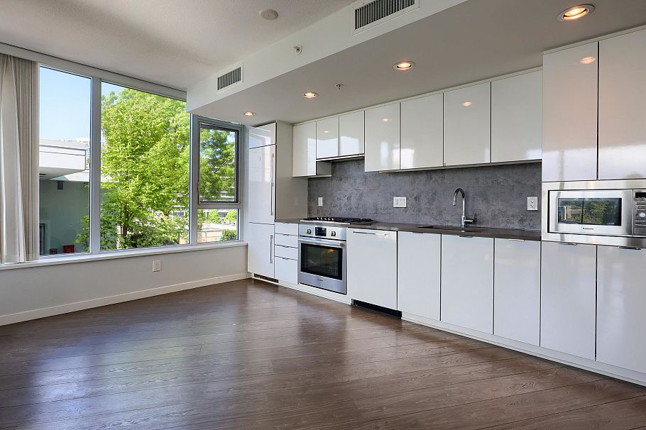 617 8333 Sweet Avenue Richmond, BC - 2
