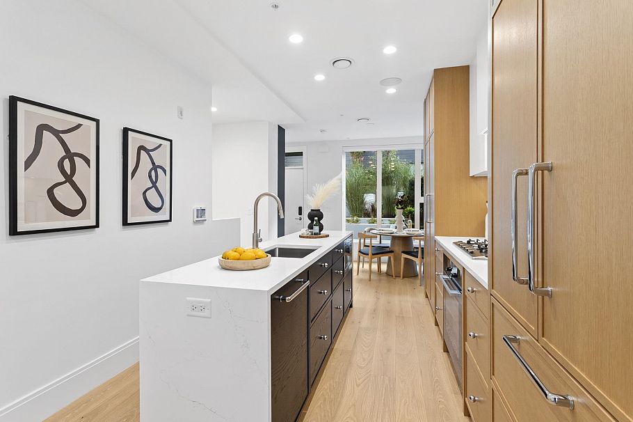 563 W 26th Avenue Vancouver, BC - 7