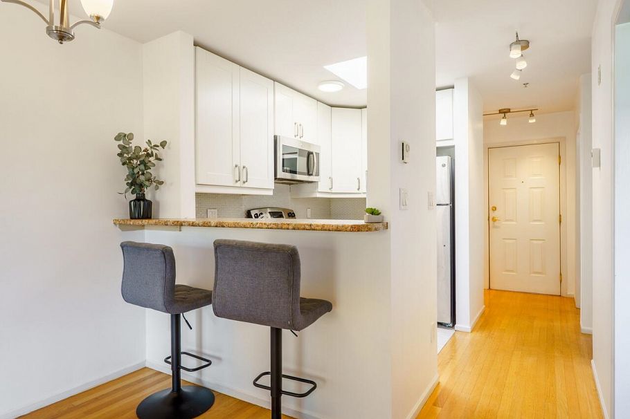 410 2388 Triumph Street Vancouver, BC - 11