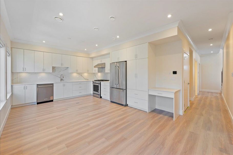 4854 Slocan Street Vancouver, BC - 9